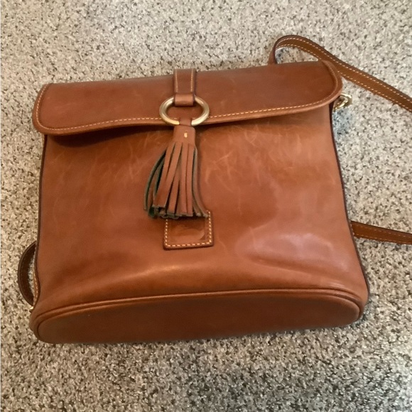 Dooney and Bourke Florentine crossbody purse - Picture 5 of 9